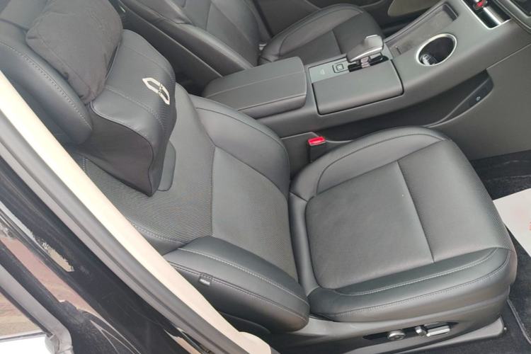 Used Hima AITO M5 2022 Extended-Range Four-Wheel Drive Ultimate Edition Right Front Seat