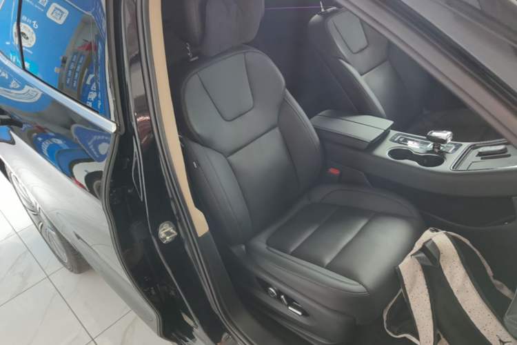 Used Hima AITO M5 2022 Pure Electric All-Wheel-Drive Performance Edition Right Front Seat