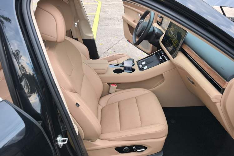 Used Hima AITO M5 2022 Pure Electric Rear-Drive Standard Edition Right Front Seat