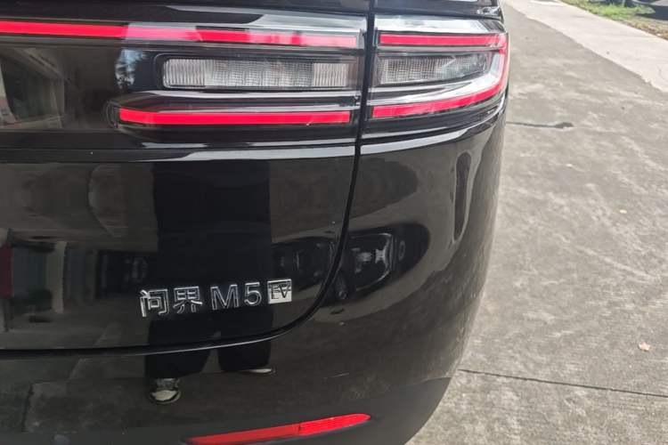 Used Hima AITO M5 2022 Pure Electric All-Wheel-Drive Performance Edition Right Rear Taillight