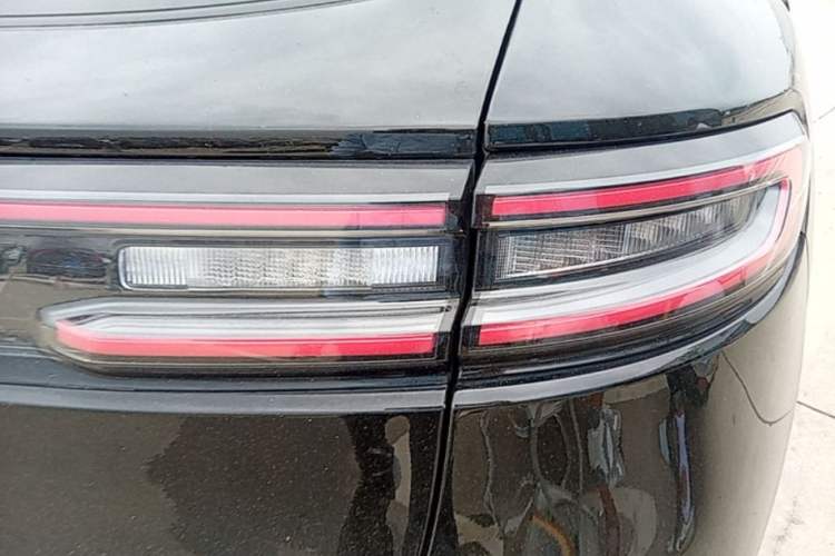 Used Hima AITO M5 2022 Pure Electric Rear-Drive Standard Edition Right Rear Taillight