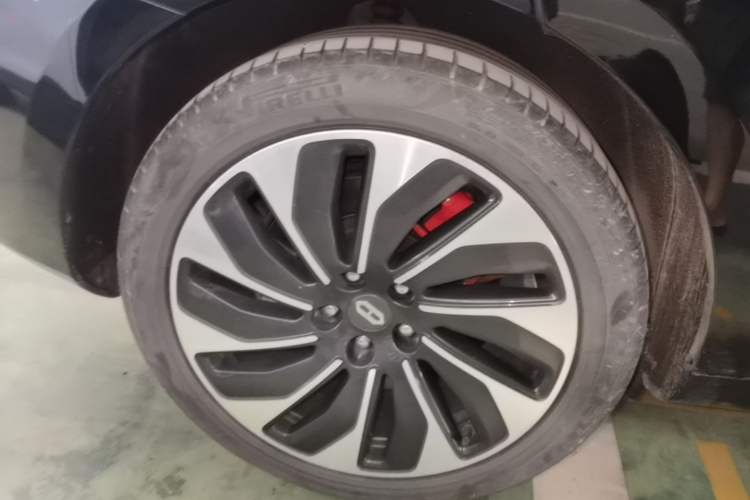 Used Hima AITO M5 2022 Extended-Range Four-Wheel Drive Performance Version Right Rear Wheel Hub