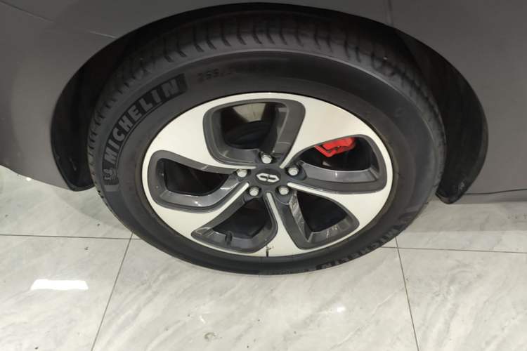Used Hima AITO M5 2022 Range-Extended Rear-Drive Standard Version Right Rear Wheel Hub