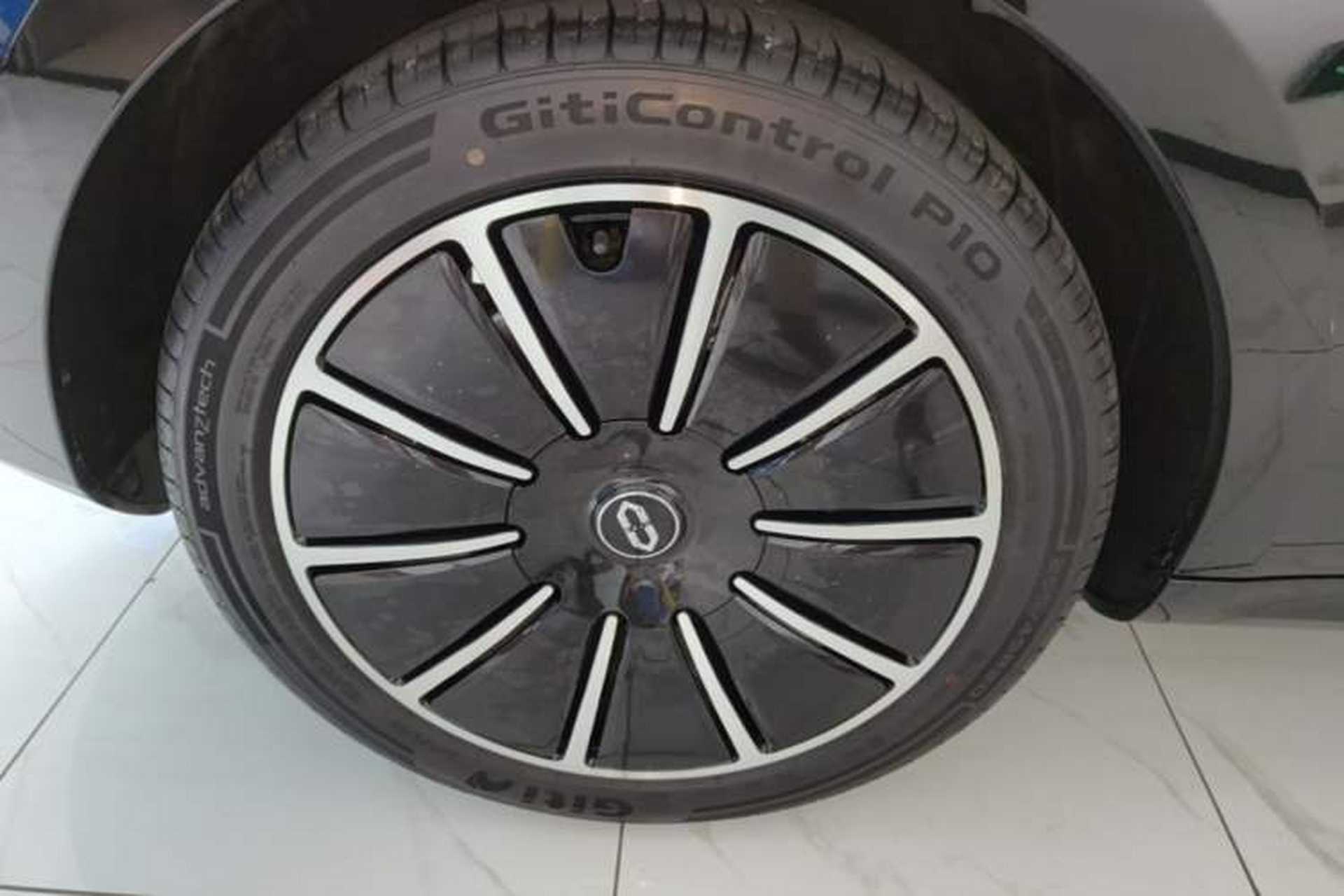 Used Hima AITO M5 2022 Pure Electric All-Wheel-Drive Performance Edition Right Rear Wheel Hub