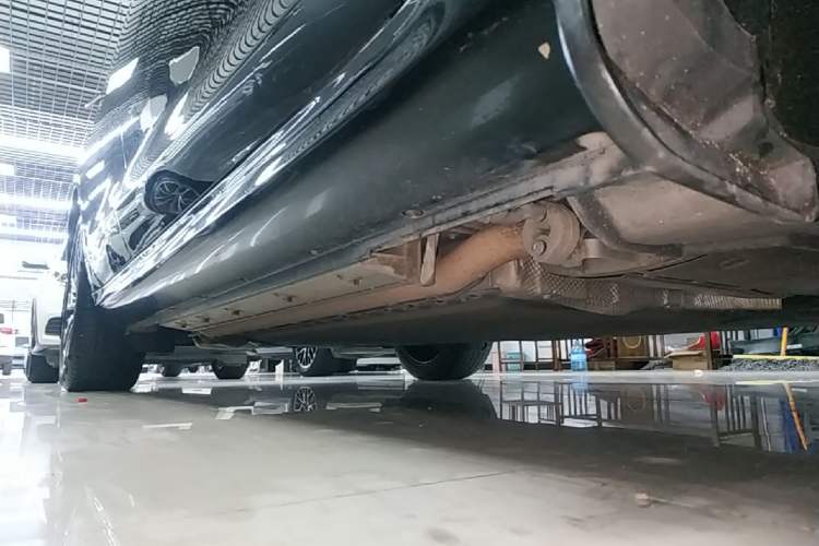 Used Hima AITO M5 2022 Extended-Range Four-Wheel Drive Performance Version Right Side Sill