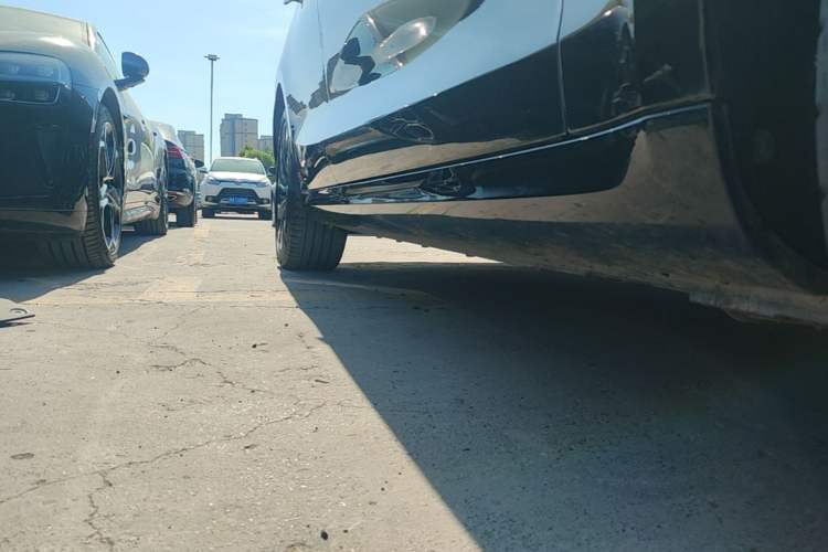 Used Hima AITO M5 2022 Extended-Range Four-Wheel Drive Ultimate Edition Right Side Sill
