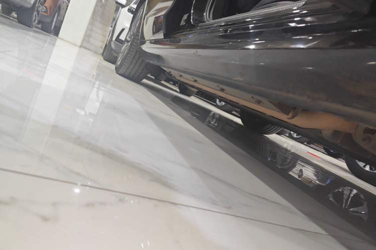 Used Hima AITO M5 2022 Extended-Range Four-Wheel Drive Performance Version Right Side Sill