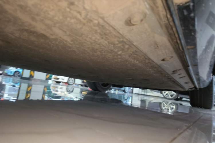Used Hima AITO M5 2022 Pure Electric All-Wheel-Drive Performance Edition Right Side Sill