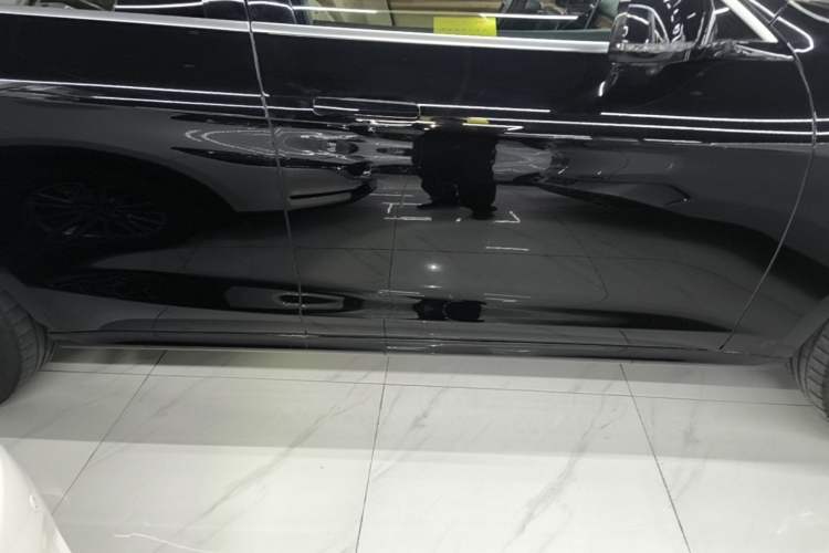 Used Hima AITO M5 2022 Pure Electric Rear-Drive Standard Edition Right Side Sill