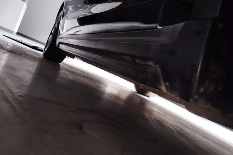 Used Hima AITO M5 2022 Extended-Range Four-Wheel Drive Ultimate Edition Right Side Sill