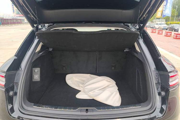 Used Hima AITO M5 2022 Extended-Range Four-Wheel Drive Ultimate Edition Trunk