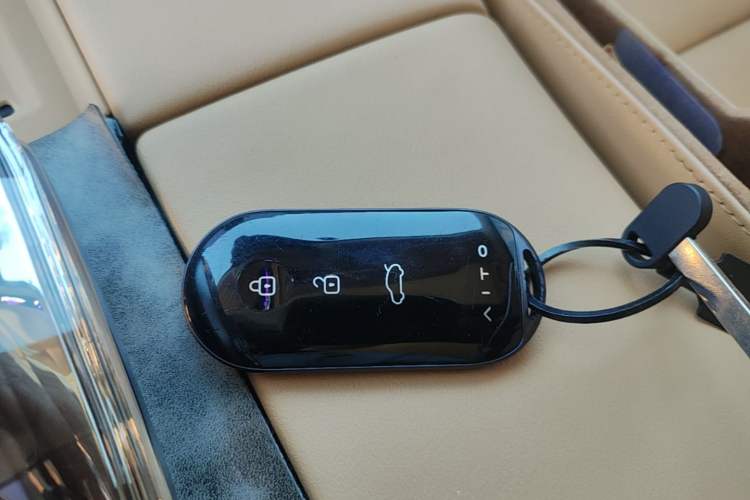 Used Hima AITO M5 2022 Extended-Range Four-Wheel Drive Ultimate Edition Vehicle Key