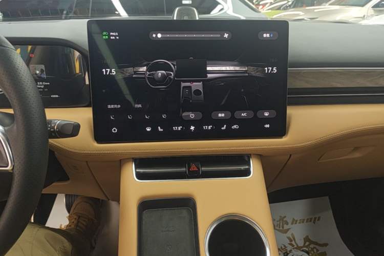 Used Hima AITO M5 2022 Extended-Range Four-Wheel Drive Flagship Edition Audio And AC Panel