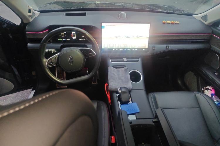 Used Hima AITO M5 2022 Extended-Range Four-Wheel Drive Performance Version Center Console