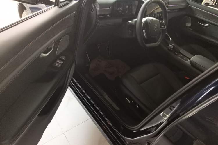 Used Hima AITO M5 2022 Extended-Range Four-Wheel Drive Performance Version Driver Seat