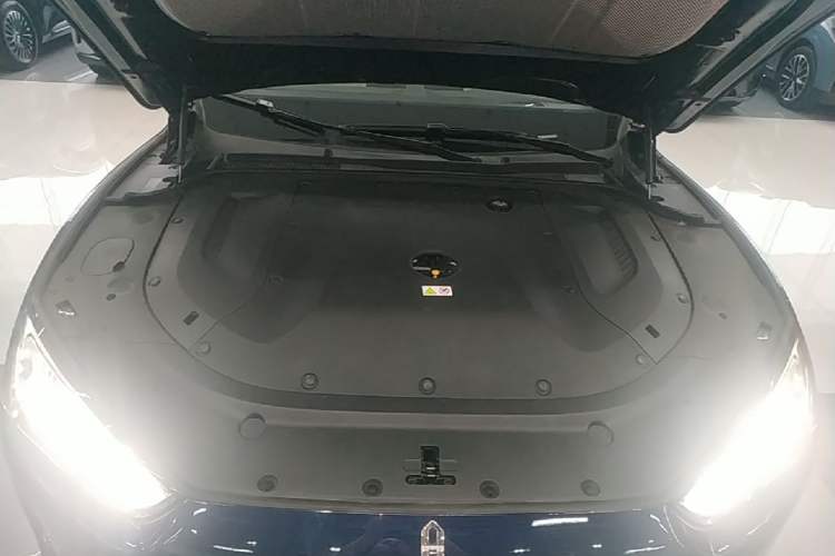 Used Hima AITO M5 2022 Range-Extended Rear-Drive Standard Version Engine Bay