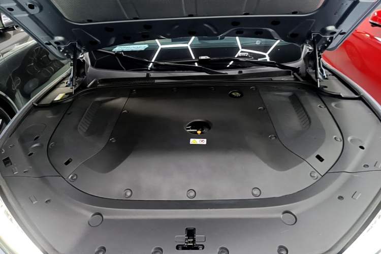 Used Hima AITO M5 2022 Extended-Range Four-Wheel Drive Flagship Edition Engine Bay