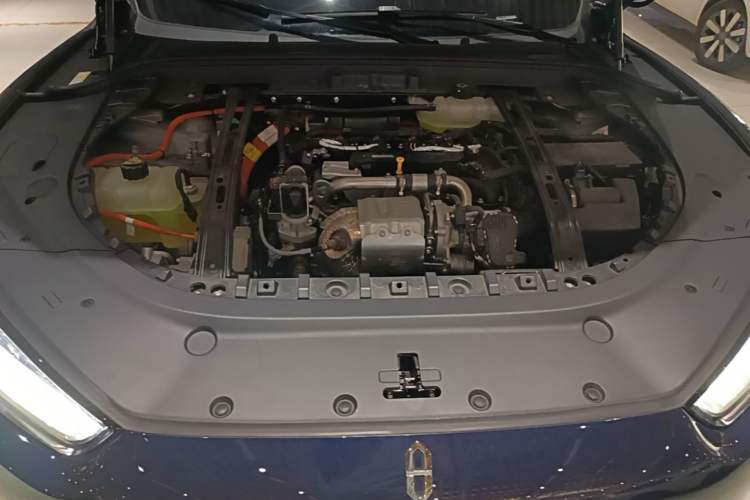 Used Hima AITO M5 2022 Range-Extended Rear-Drive Standard Version Engine Bay
