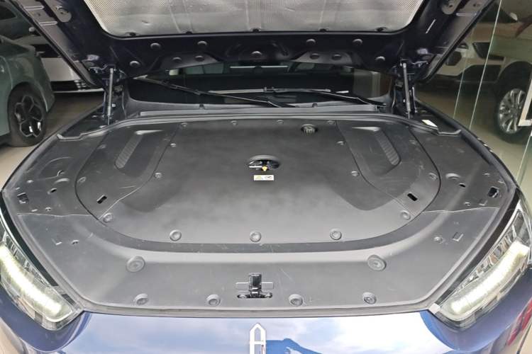 Used Hima AITO M5 2022 Range-Extended Rear-Drive Standard Version Engine Bay