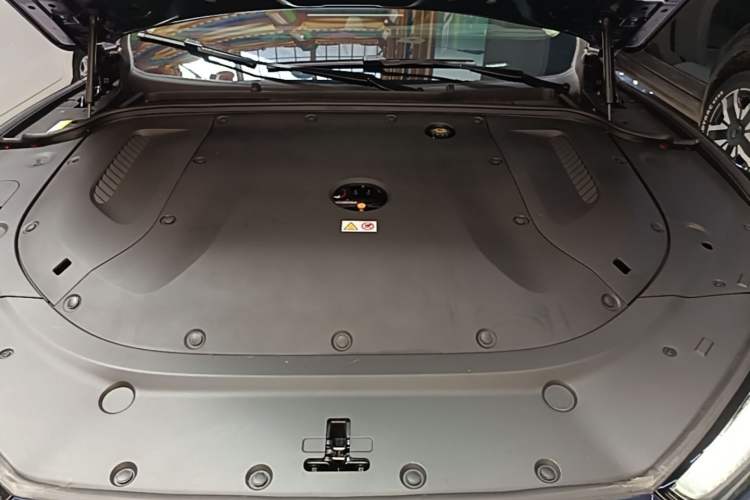 Used Hima AITO M5 2022 Range-Extended Rear-Drive Standard Version Engine Bay