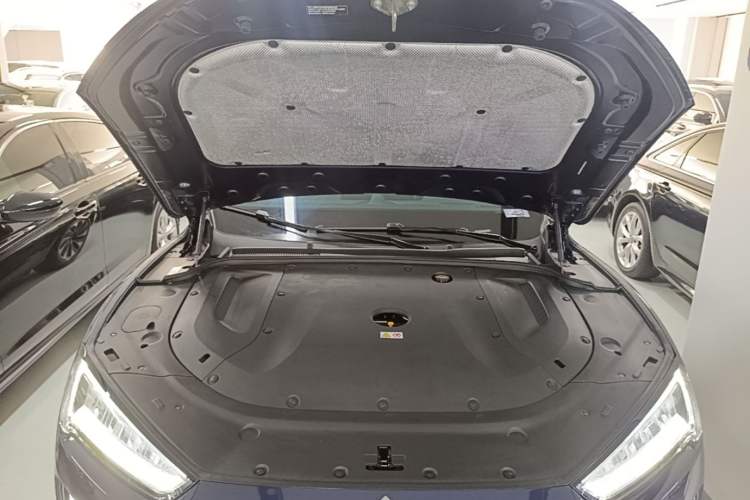 Used Hima AITO M5 2022 Range-Extended Rear-Drive Standard Version Engine Bay