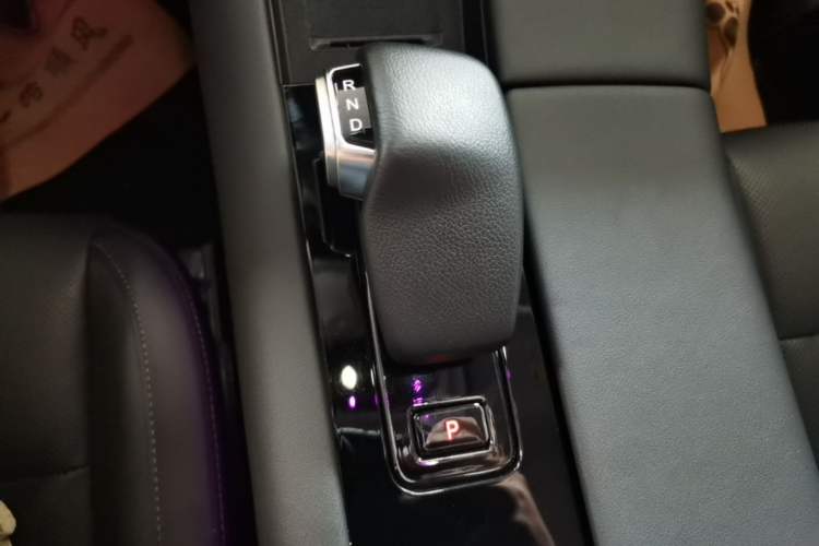 Used Hima AITO M5 2022 Extended-Range Four-Wheel Drive Performance Version Gear Lever