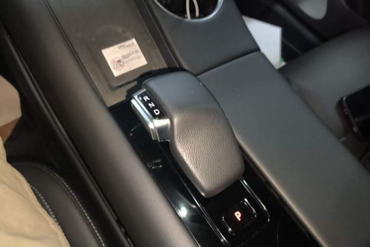 Used Hima AITO M5 2022 Extended-Range Four-Wheel Drive Performance Version Gear Lever