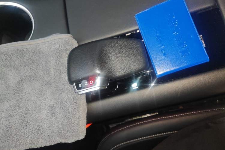 Used Hima AITO M5 2022 Extended-Range Four-Wheel Drive Performance Version Gear Lever
