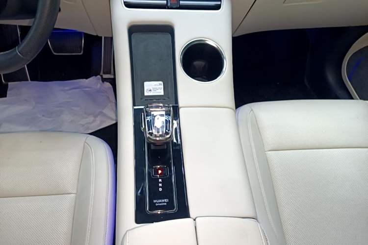 Used Hima AITO M5 2022 Extended-Range Four-Wheel Drive Flagship Edition Gear Lever