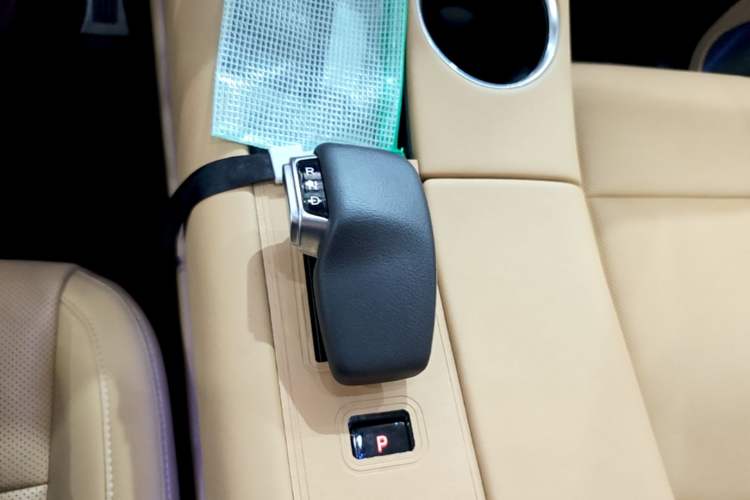 Used Hima AITO M5 2022 Range-Extended Rear-Drive Standard Version Gear Lever