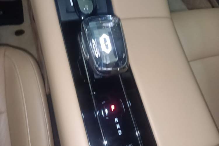 Used Hima AITO M5 2022 Extended-Range Four-Wheel Drive Flagship Edition Gear Lever