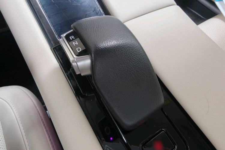 Used Hima AITO M5 2022 Extended-Range Four-Wheel Drive Performance Version Gear Lever
