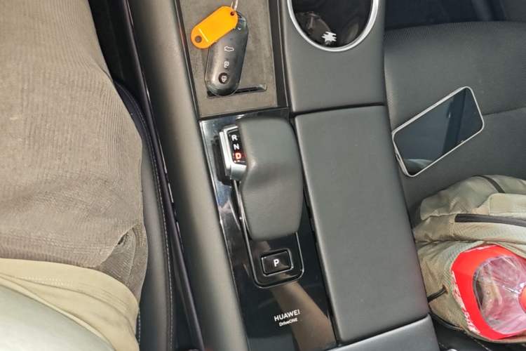 Used Hima AITO M5 2022 Range-Extended Rear-Drive Standard Version Gear Lever