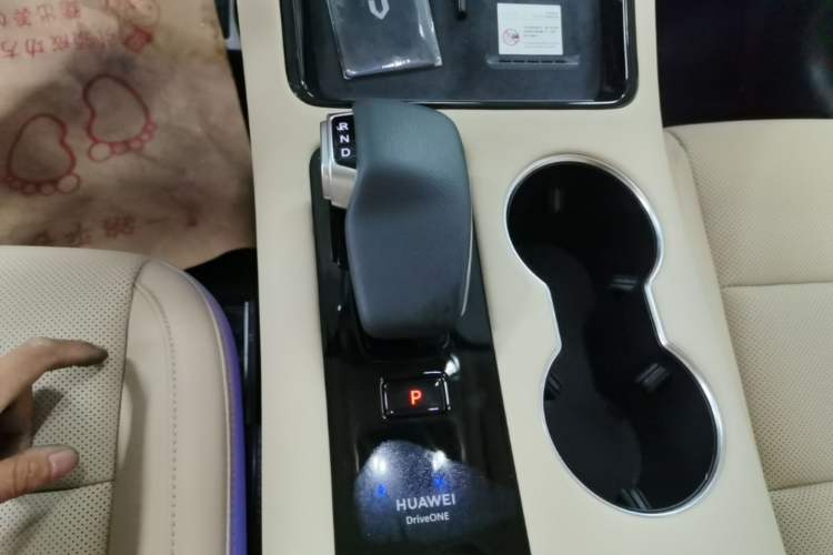 Used Hima AITO M5 2022 Pure Electric Rear-Drive Standard Edition Gear Lever