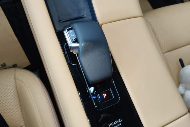 Used Hima AITO M5 2022 Range-Extended Rear-Drive Standard Version Gear Lever