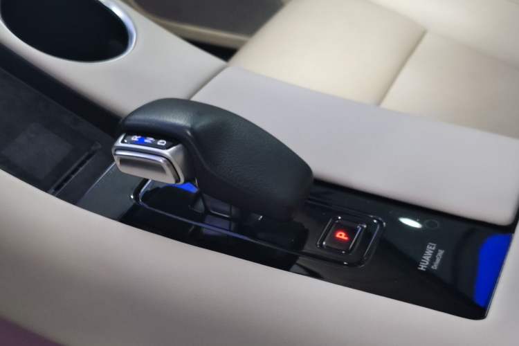 Used Hima AITO M5 2022 Extended-Range Four-Wheel Drive Flagship Edition Gear Lever