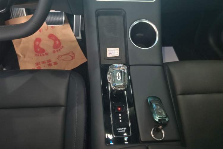 Used Hima AITO M5 2022 Extended-Range Four-Wheel Drive Flagship Edition Gear Lever