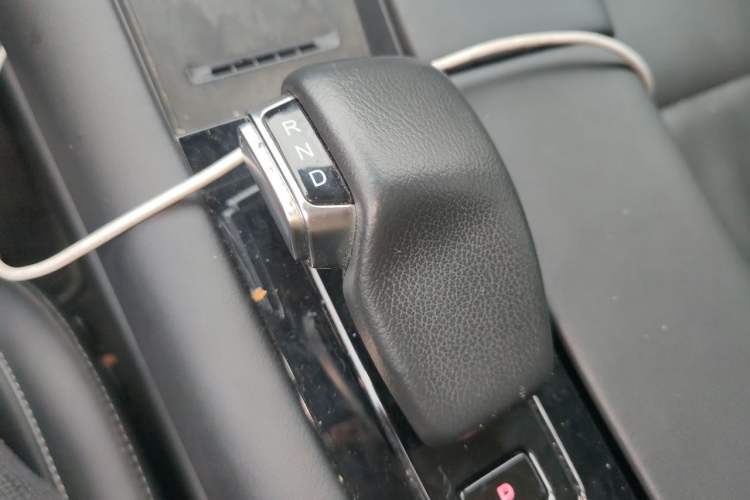 Used Hima AITO M5 2022 Extended-Range Four-Wheel Drive Performance Version Gear Lever