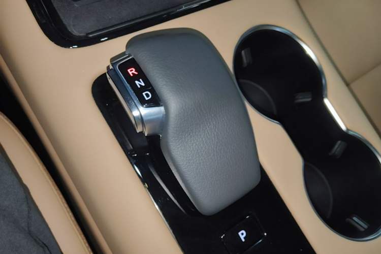 Used Hima AITO M5 2022 Pure Electric Rear-Drive Standard Edition Gear Lever