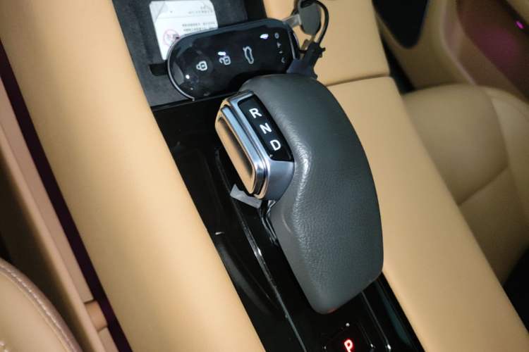 Used Hima AITO M5 2022 Extended-Range Four-Wheel Drive Ultimate Edition Gear Lever