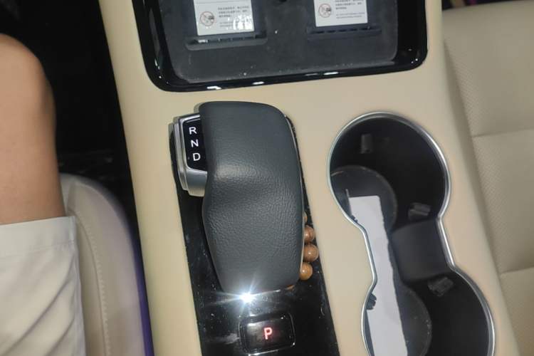 Used Hima AITO M5 2022 Pure Electric Rear-Drive Standard Edition Gear Lever