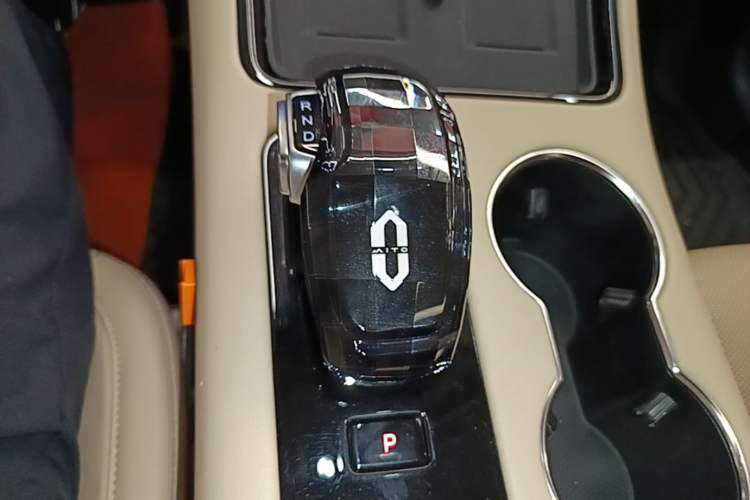 Used Hima AITO M5 2022 Pure Electric Rear-Drive Standard Edition Gear Lever