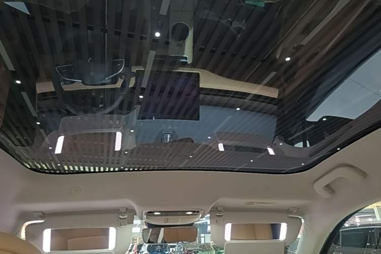 Used Hima AITO M5 2022 Range-Extended Rear-Drive Standard Version Headliner