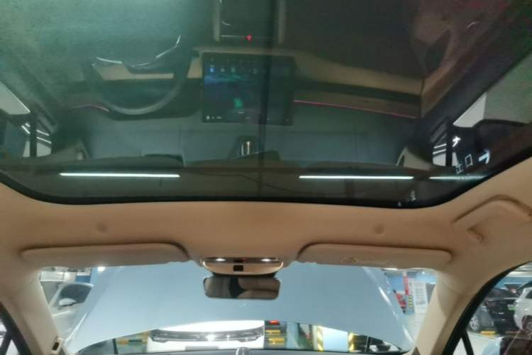 Used Hima AITO M5 2022 Pure Electric Rear-Drive Standard Edition Headliner