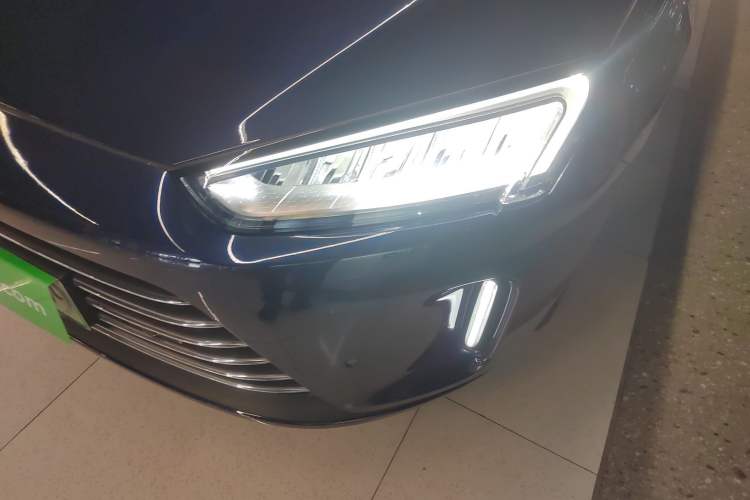 Used Hima AITO M5 2022 Extended-Range Four-Wheel Drive Performance Version Left Front Headlight