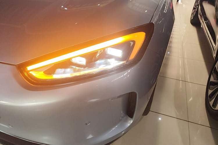 Used Hima AITO M5 2022 Pure Electric All-Wheel-Drive Performance Edition Left Front Headlight