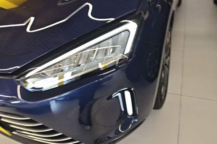 Used Hima AITO M5 2022 Extended-Range Four-Wheel Drive Performance Version Left Front Headlight