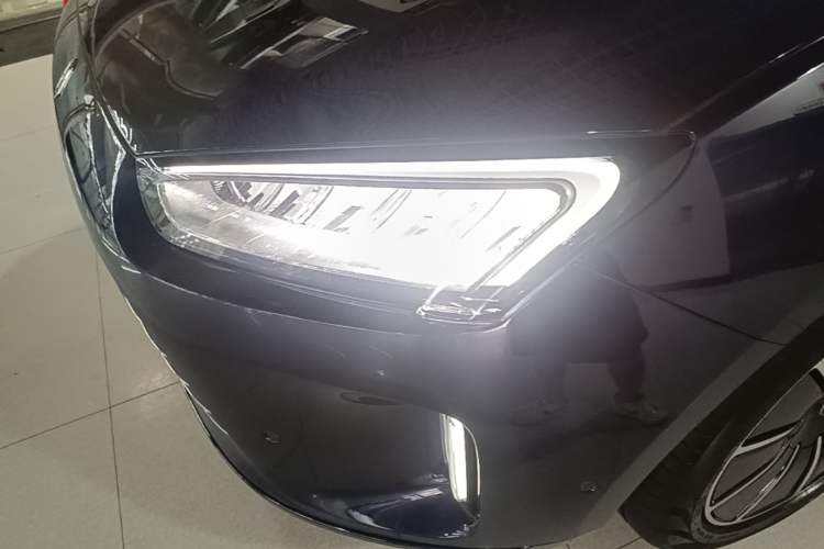 Used Hima AITO M5 2022 Extended-Range Four-Wheel Drive Flagship Edition Left Front Headlight