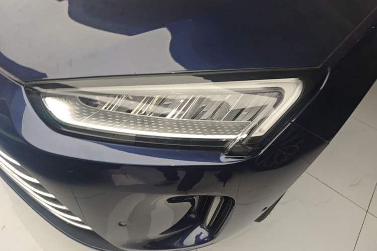 Used Hima AITO M5 2022 Extended-Range Four-Wheel Drive Flagship Edition Left Front Headlight