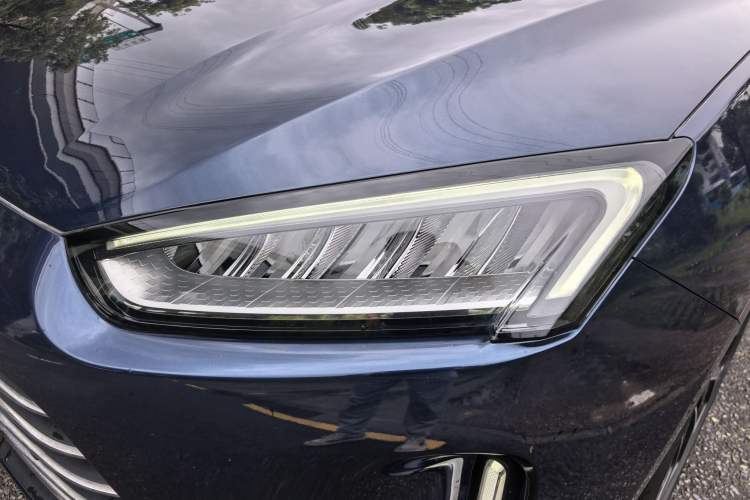 Used Hima AITO M5 2022 Extended-Range Four-Wheel Drive Ultimate Edition Left Front Headlight